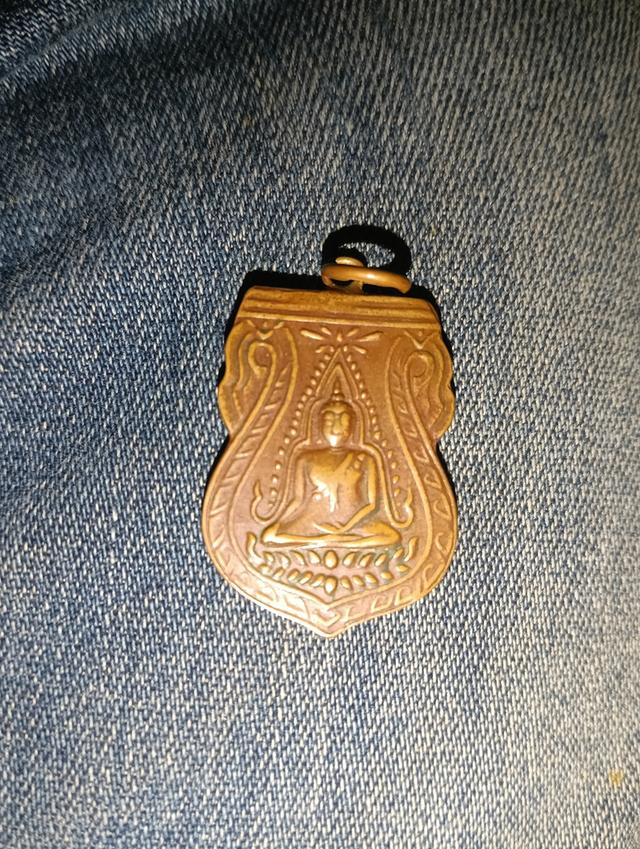 พระพุทธชินราช หลังอกเลา