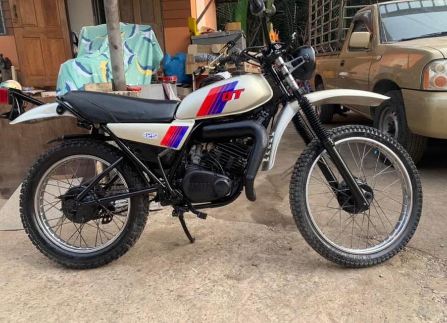 Yamaha DT - 125 ปี 1982 รถพร้อมใช้งาน