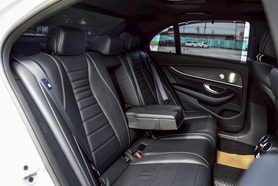 รหัสรถ CBL4245 Mercedes-Benz E300e AMG Dynamic W213 AT 2023 9
