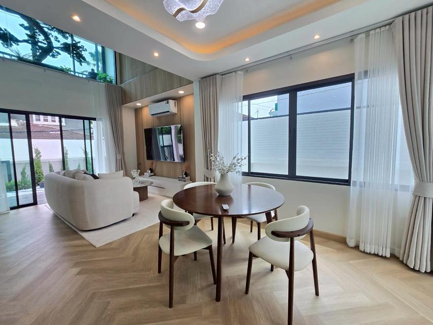 บ้านเดี่ยวหลังใหญ่ นวมินทร์ 127 6