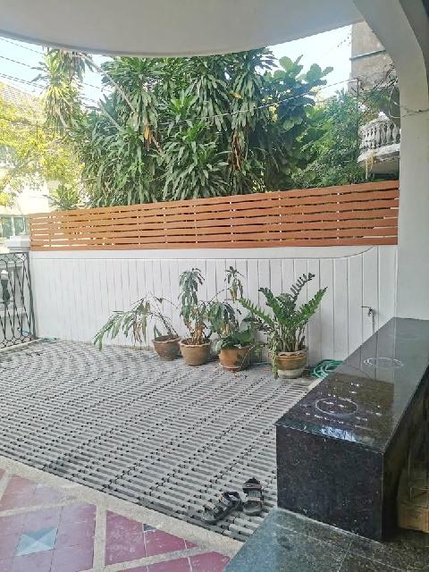 ขาย-ให้เช่าทาวน์โฮม 4 ชั้น MRTลาดพร้าว71 200ม. เลียบด่วนเอกมัย 480 ตร.ม.30 ตร.วา เซ็นทรัล อีสต์วิลล์ 1.9 กม. 6