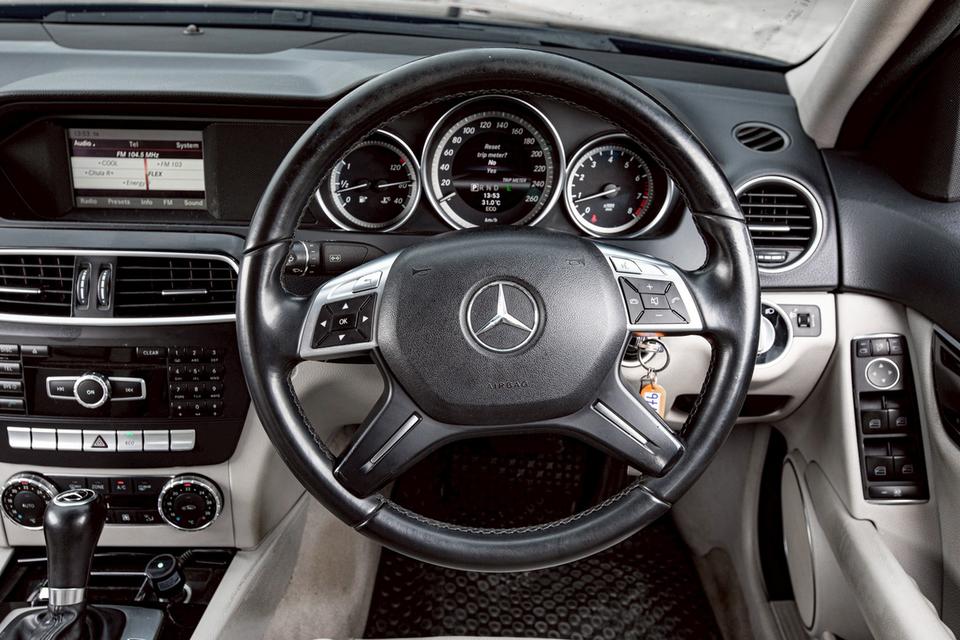 Benz C200 CGI BE สีดำ ปี 2014 มือเดียวป้ายแดง 17