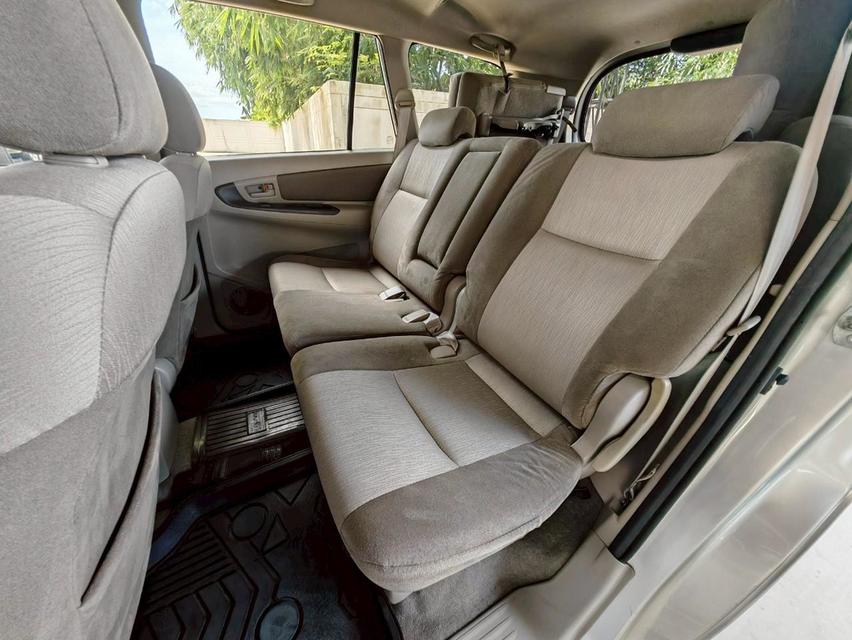 2012 TOYOTa INNOVA 2.0 G เบนซิน 10