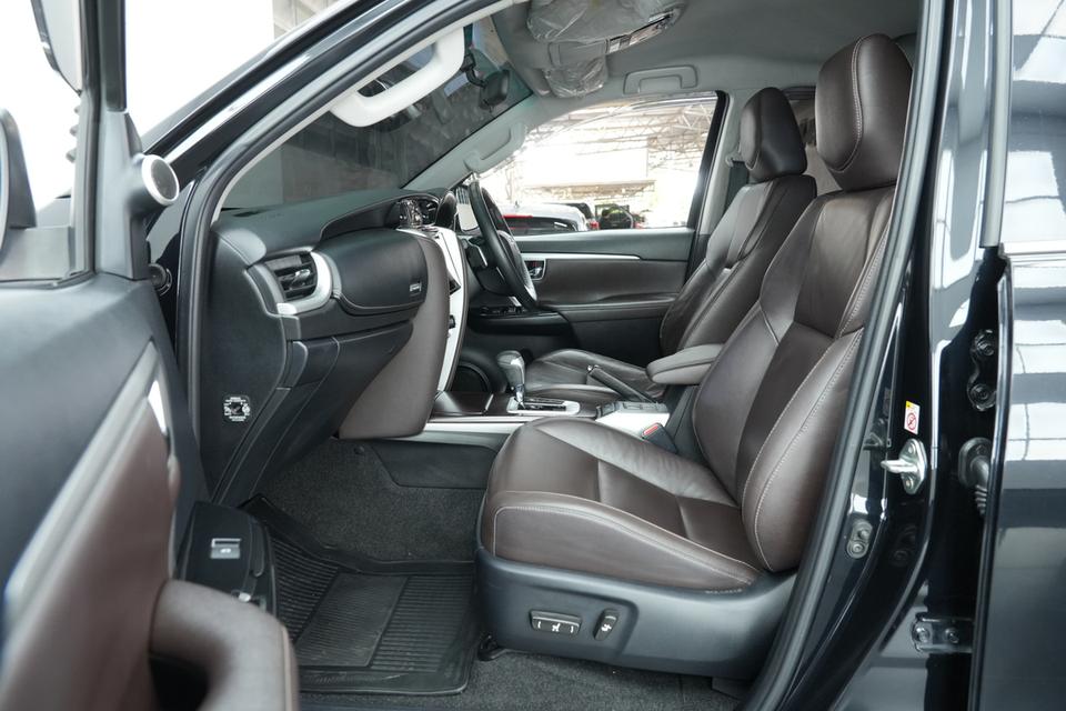 2019 TOYOTA FORTUNER 2.4 V 2WD SUV สีดำ เลขไมล์ 120847 กม. 14