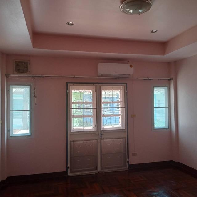 ขายทาวน์เฮ้าส์ 2 ชั้น 16 ตารางวา หมู่บ้านพุทธชาด ถ.เศรษฐกิจ 1 ต.ท่าไม้  อ.กระทุ่มแบน จ.สมุทรสาคร 2