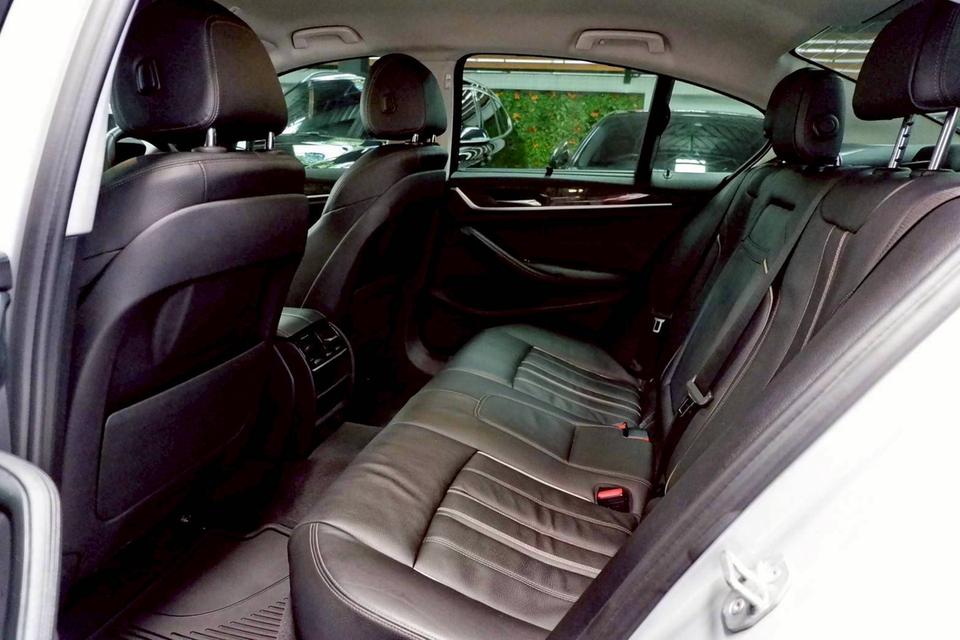 BMW 520d Sport 2.0 (G30) ปี 2017 วิ่ง 13x,xxx KM. 12