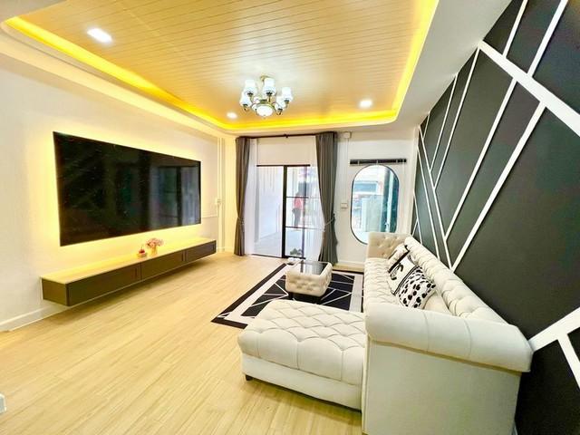 ขายบ้าน หมู่บ้านปรีชา รีโนเวทใหม่หมด ใกล้สถานีรถไฟฟ้า สถานีเศรษฐบุตรบำเพ็ญ 3