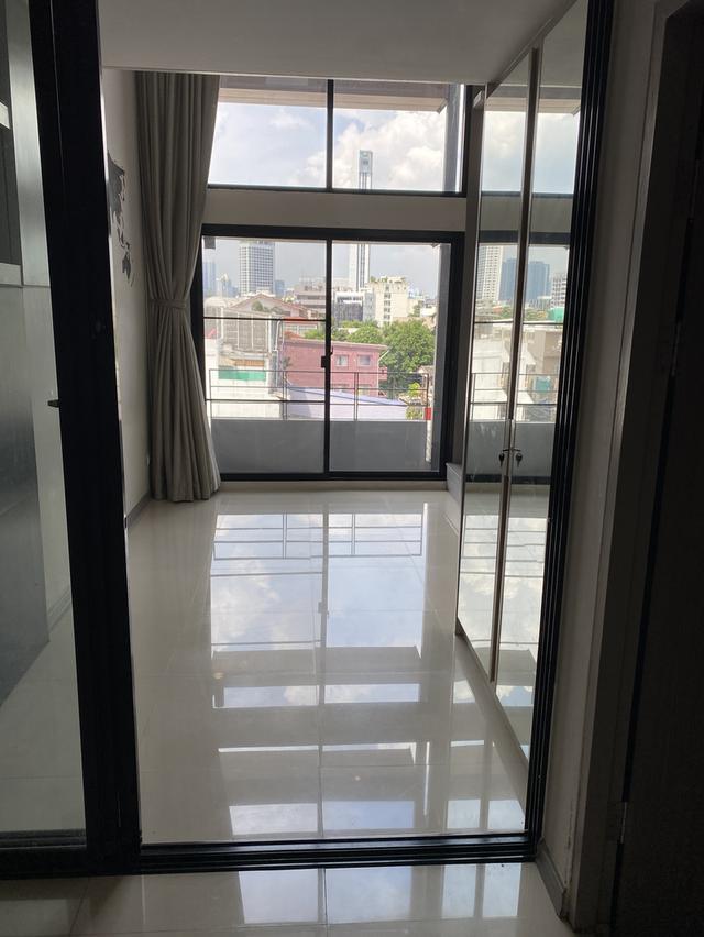 ราคาถูกที่สุด คอนโด Duplex 75,XXX บาท/ตรม. ติด MRT รัชดา ขนาด 39.4 ตร.ม. 5