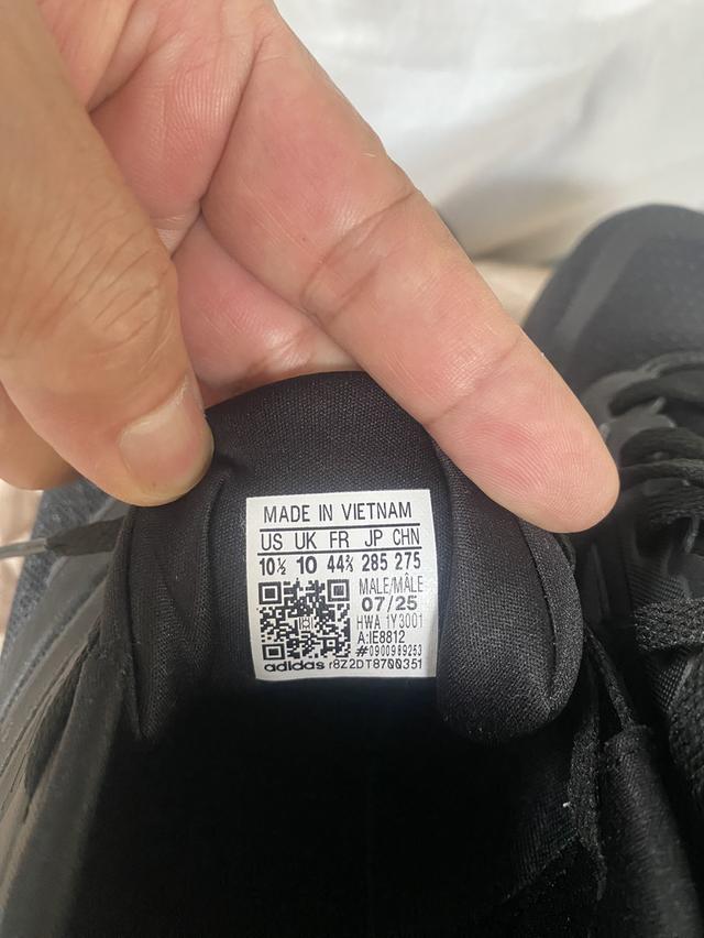 รองเท้า วิ่ง adidas สีดำ size 44.5
