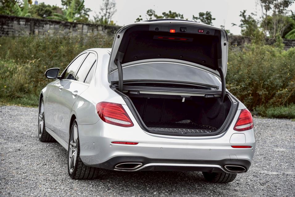 รหัสรถ CBL9416 🚘 Mercedes-Benz E350e AMG Dynamic W213 (Plug-in Hybrid) ปี 2017