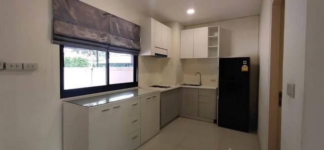 ให้เช่าโฮมออฟฟิศซอย 15/1และถนน ร่มเกล้าตัดใหม่ ตรงข้ามโรงเรียนไบร์ทตัน ทาวโฮม 3 ชั้นโครงการวิลลา อัลเบโร พระราม 9 ถนนกรุ 3