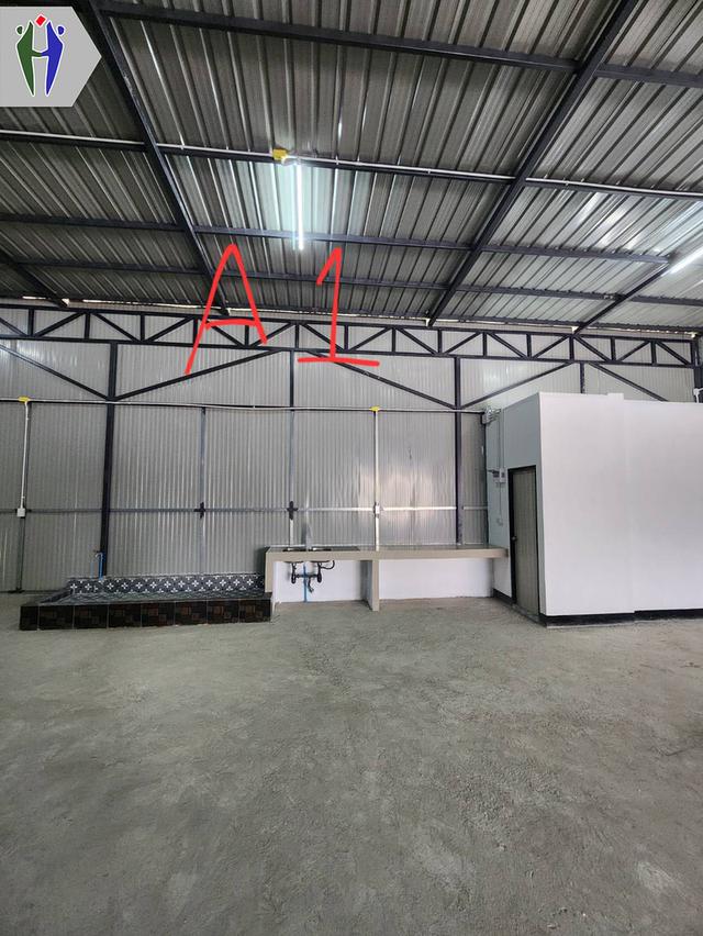 ให้เช่า โกดัง ขายของ ออฟฟิศ หรือ เปิดร้านได้ ถนนเลียบทางรถไฟ นาเกลือ - โกดังให้เช่า หน้ากว้าง 15 เมตร สูง 5 เมตร  พื้นที่ : 220 ตรม.  - 1 ชั้น สามารถท 9