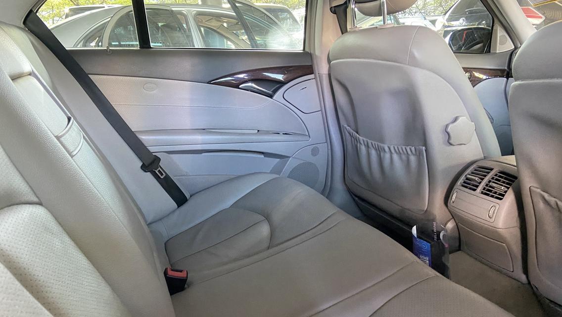 Vาย เบนซ์ดีเซล 4 ประตู E220CDI รูปที่ 8