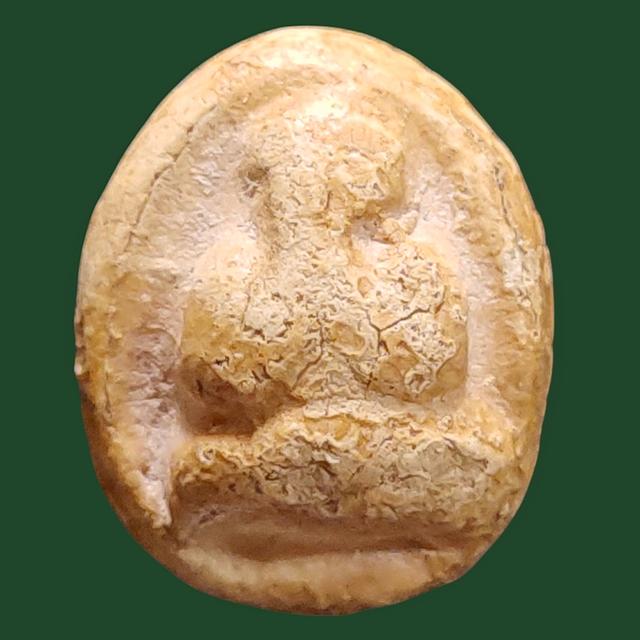 พระปิดตา กรุวัดอัมพวา พิมพ์เม็ดบัว