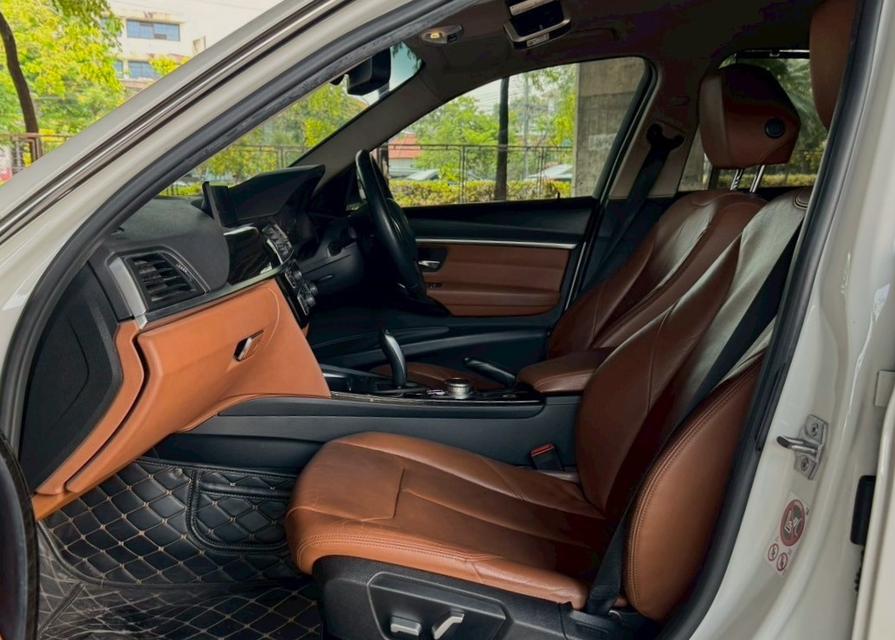 BMW 330e Luxury F30 Plug-in Hybrid ปี 2018 รูปที่ 6