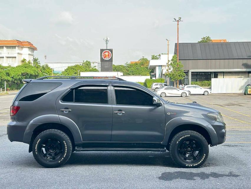 Toyota Fortuner 3.0 G เกียร์ธรรมดา ขับ 4 สีเทา ปี 2006