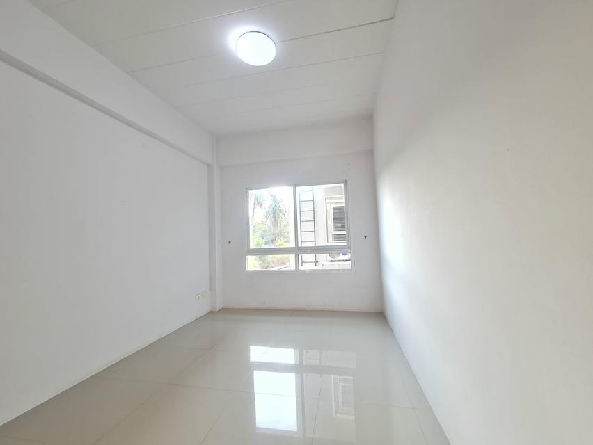 อาคารพาณิชย์ 3 ชั้น โครงการอีสต์เกท ศรีราชา 8