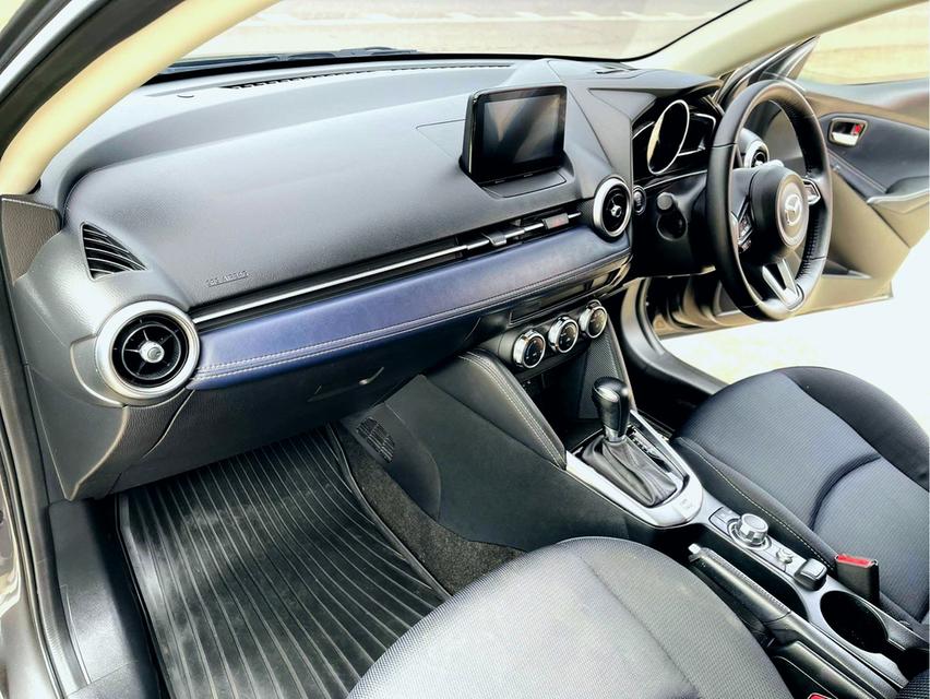 Mazda 2 Skyactiv G 1.3 AT ออโต้ S รองท๊อป ปี63 (2020)  8