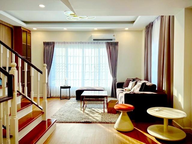 ให้เช่าโฮมออฟฟิศสุดหรู 4 ชั้น หลังมุม ซ.ลาซาล 40-42 MRT ศรีลาซาล 1.5กม. 30ตร.วา. ลาซาล อเวนิว 900 ม. แหล่งช้อปปิ้ง 8