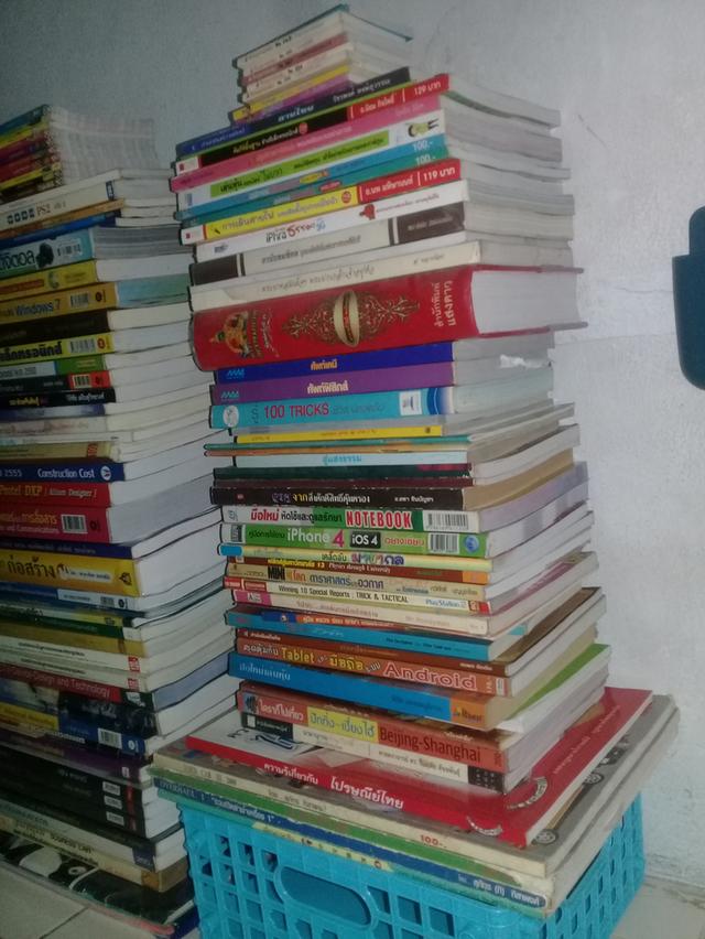 แผ่นดีวีดีภาพยนต์และหนังสือความรู้ทั่วไป 8