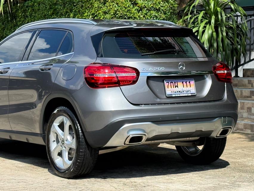 2019 BENZ GLA200 FACELIFT รถมือเดียวออกป้ายแดง รถวิ่งน้อย เข้าศูนย์ตามระยะ รถไม่เคยมีอุบัติเหตุครับ รูปที่ 9