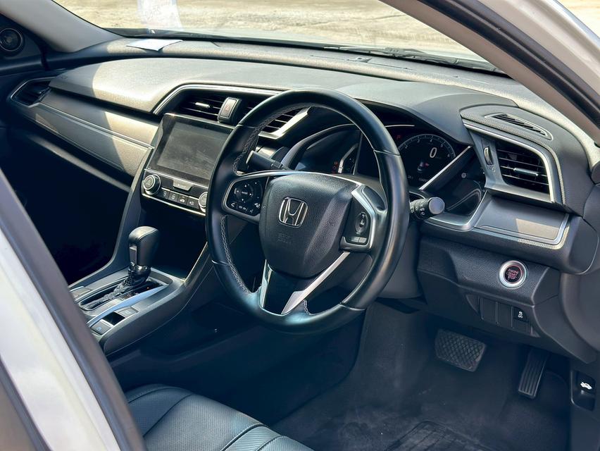รหัสรถ PAT9221 Honda Civic FC 1.5Turbo สีขาว ปี2019 6