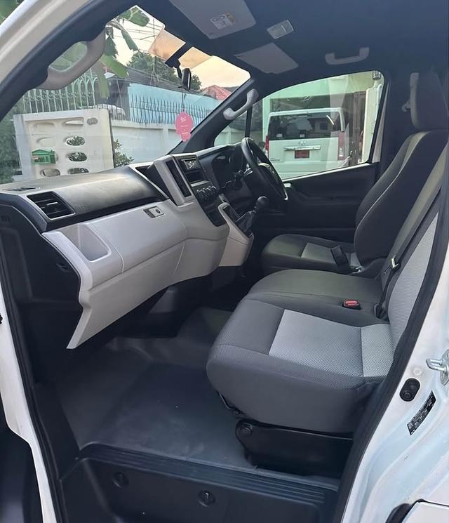 Toyota Hiace ปี 2020 8