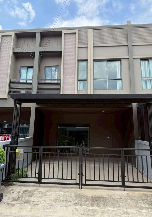 บ้านทาวน์เฮ้าส์ Verve ติวานนท์ 1