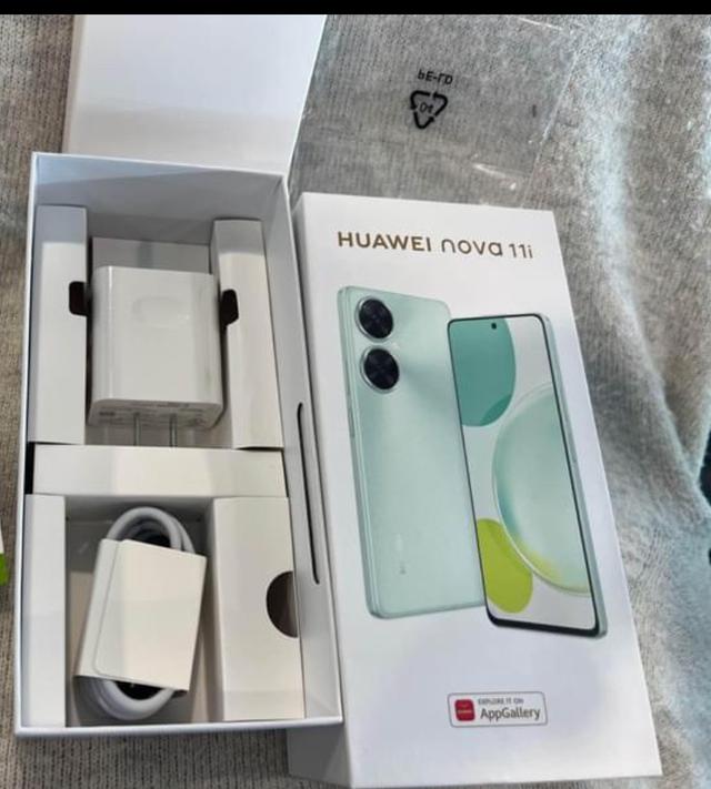 Huawei nova 11i สี mint green  2