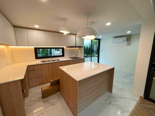 ขาย #บ้านเดี่ยว รีโนเวทใหม่ โชคชัย 4 ซอย 36 แยก2-4 , ลาดพร้าว-วังหิน #ใกล้เซ็นทรัลอีสวิลล์ 095-164-2956 6