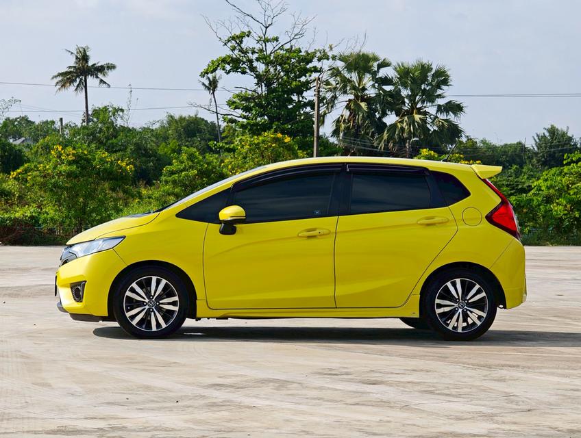 HONDA JAZZ GK 1.5 SV Top Y2015. สีเหลือง ออโต้