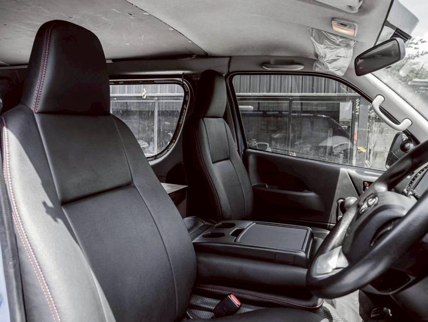 รหัสรถ 67GG1658 Toyota Hiace 2018 (ป้ายฟ้าแท้) 8