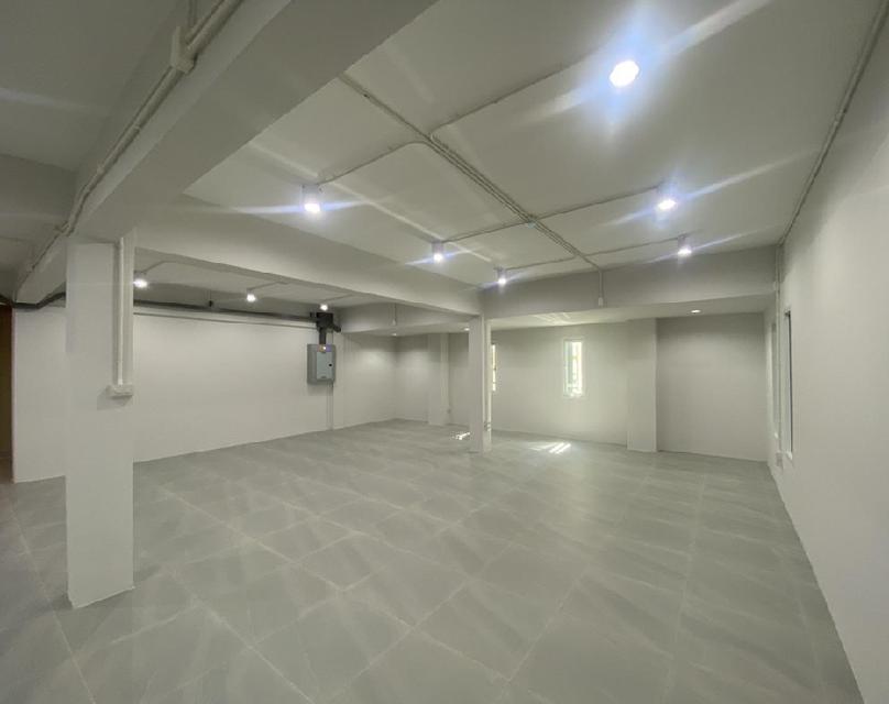 ให้เช่าอาคารสำนักงาน / Office / พื้นที่ ชั้น 1 เท่านั้น / ซอยปรีดีพนมยงค์ 14 สุขุมวิท 71 / อาคารพื้นที่ใช้สอย 500 ตารางเมตร 8