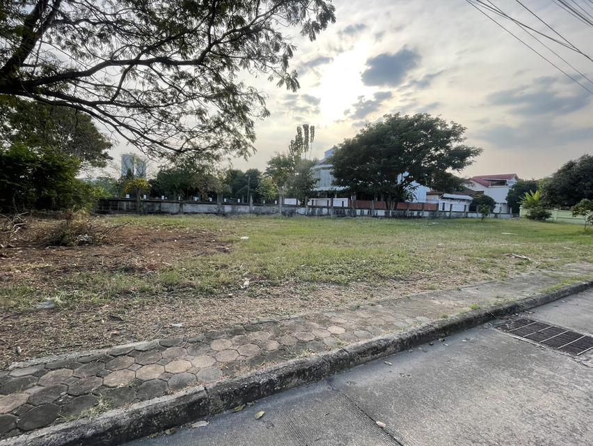 ขายที่ดินในหมู่บ้านกฤษดานคร 21 ติดถนนบางนา-ตราด กม.6 ขนาด 120 ตารางวา 1
