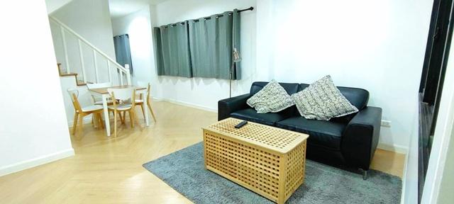 ให้เช่าบ้าน หลังมุม 2ชั้น 2นอน 2 น้ำ ม.กรุงเทพ 900 ม. 28 ตร.วา. พร้อมเฟอร์ฯ ตลาดไท 3 กม. BTS รังสิต 5กม. ฟิวเจอร์พาร์ค ร 3