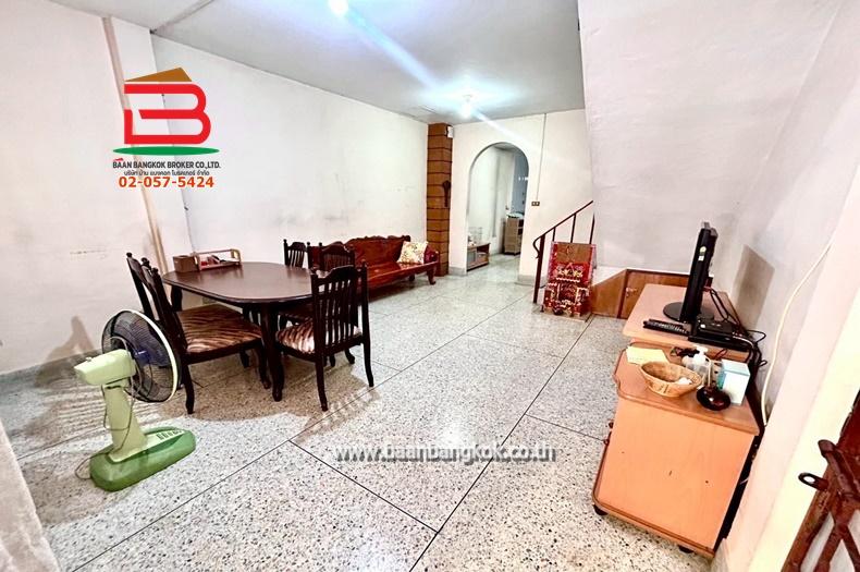 ทาวน์เฮาส์ หมู่บ้าน สุขสบายวิลล่า เนื้อที่ 18 ตรว. ถนนลาดพร้าว แขวงคลองเจ้าคุณสิงห์ เขตวังทองหลาง กรุงเทพมหานคร 6
