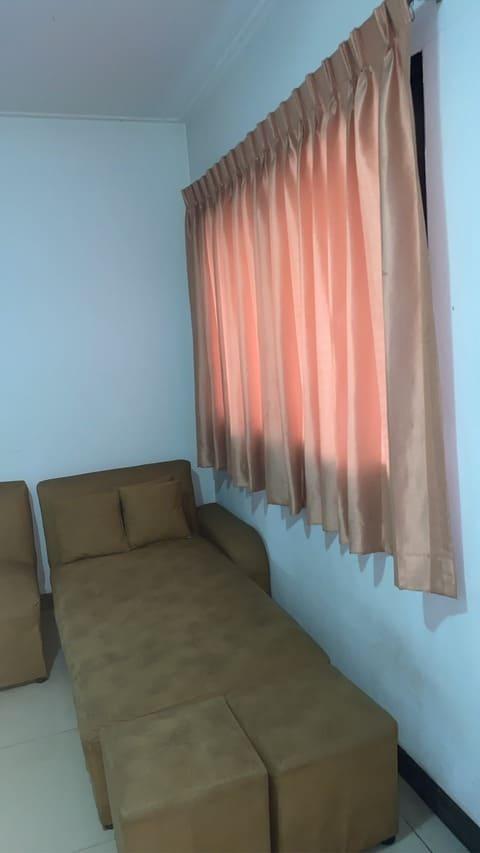 ขายทาวน์เฮาส์ 2ห้องนอน3ห้องน้ำโครงการส่วนบุคคล ใกล้ถนนใหญ่ 100ม 3