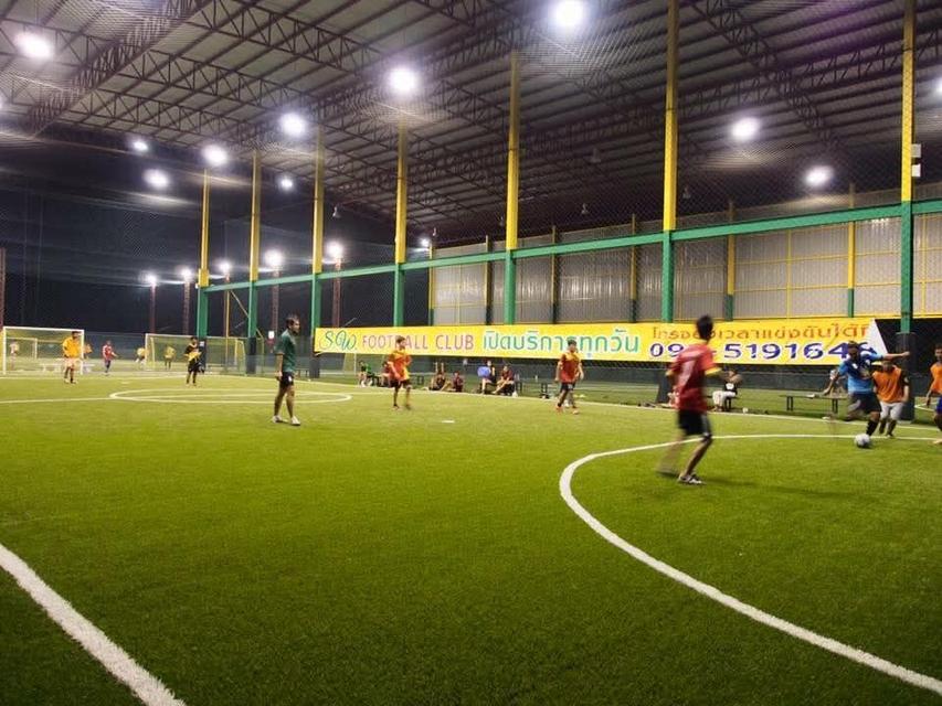 S.W. FOOTBALL CLUB สนามฟุตบอลหญ้าเทียมในร่มขนาดมาตรฐาน