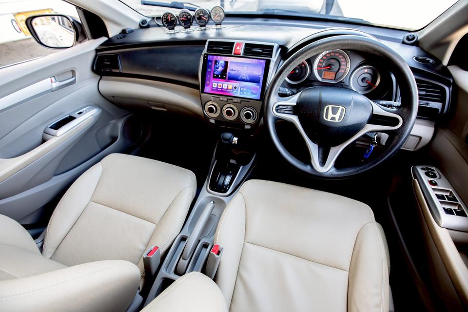 Honda City 1.5V ปี 2010 สีขาว สวยสภาพดี 14