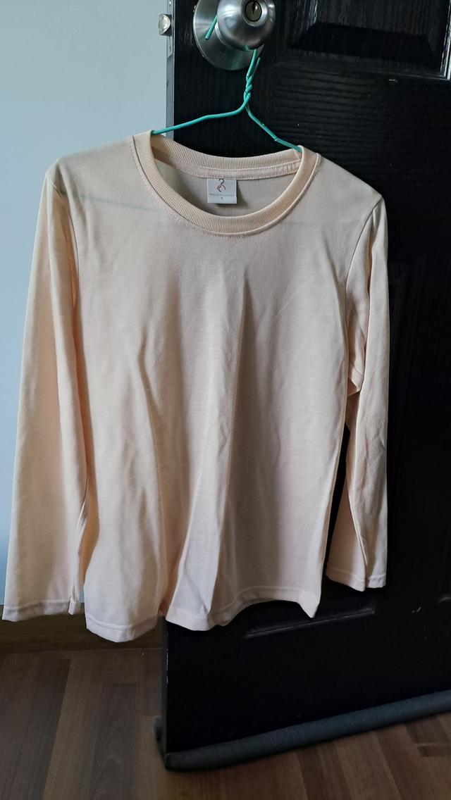 เสื้อผ้ามือสองสนใจขายจ้า