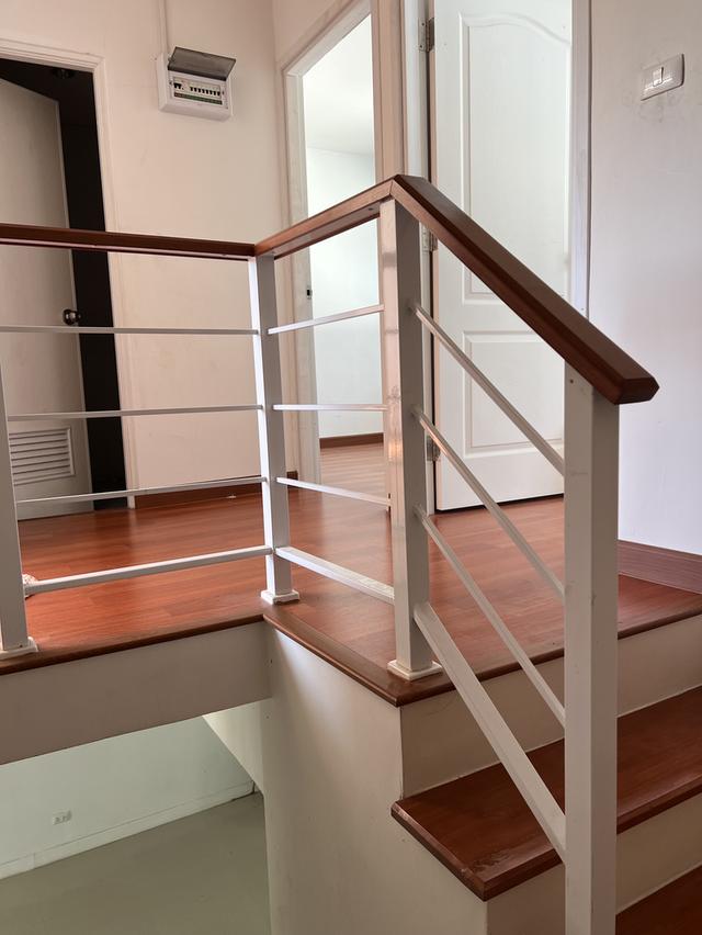 บ้านทาวน์เฮ้าส์ 2 ชั้น 3 ห้องนอน 2 ห้องน้ำ 2 จอด 3