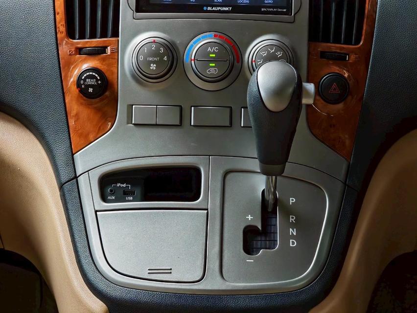 HYUNDAI H-1 2.5 ELITE 8