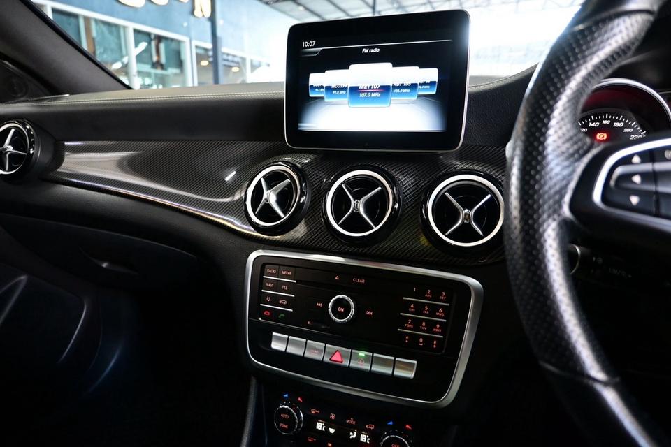 (แจ้งรหัสรถ JRS4487) ⚡ 🚘 BENZ CLA 250 AMG NIGHT EDITION ปี 2019รถมือเดียวป้ายแดง ประวัติศูนย์ทุกระยะ รูปที่ 17