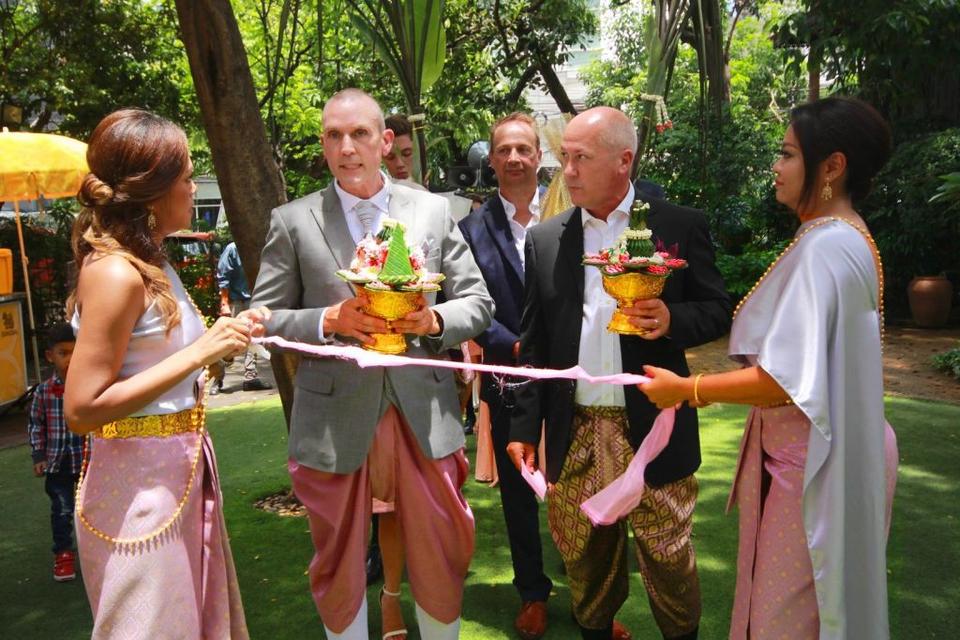 ขบวนแห่งานแต่งงานชาวต่างชาติ ในประเทศไทย