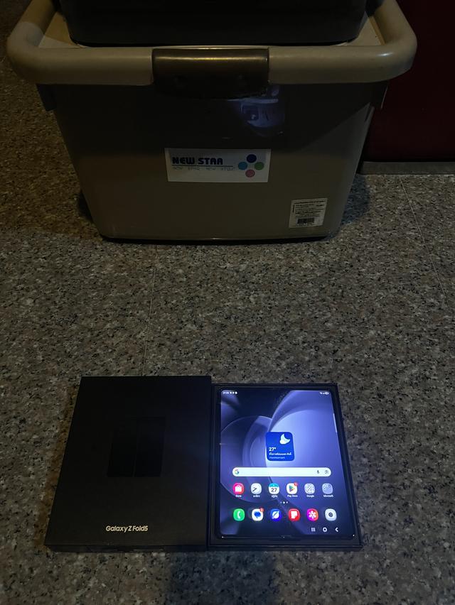 ขายSamsungFold5สีPhontom Black256กิ๊กสูนTrusมีกล่องจอสวยๆจอกางสุดใช้งานดีถูกๆ