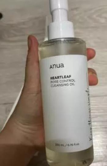 ANUA Heartleaf Pore Control Cleansing Oil  1