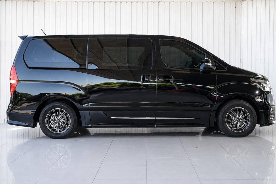 HYUNDAI H1 ELITE NS ปี 2022 จด 2023 สีดำ โฉม ปี18-ปัจจุบัน รูปที่ 7