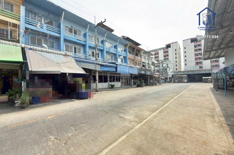 ขายอาคารพาณิชย์ 3.5 ชั้น ถนนคลองหลวง ซอยเทพกุญชร 13/1 ติดตลาดไทยพืชไร่ 2