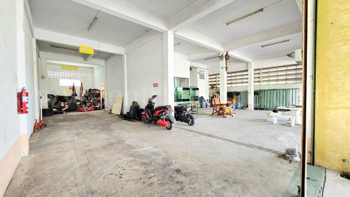 อาคารพาณิชย์ 4 ชั้น 3 คูหา ลาดหลุมแก้ว ติดถนน ปทุมธานี - บางเลน  5