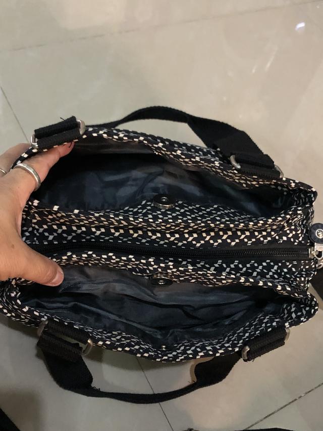 กระเป๋าสะพายมือสอง พร้อมส่ง รูปที่ 7
